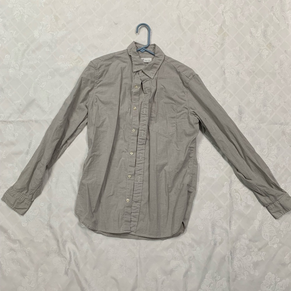 Men’s gray button down